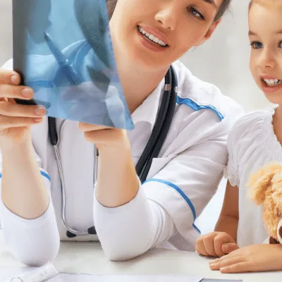 ¿Qué especialista trata las infecciones virales?